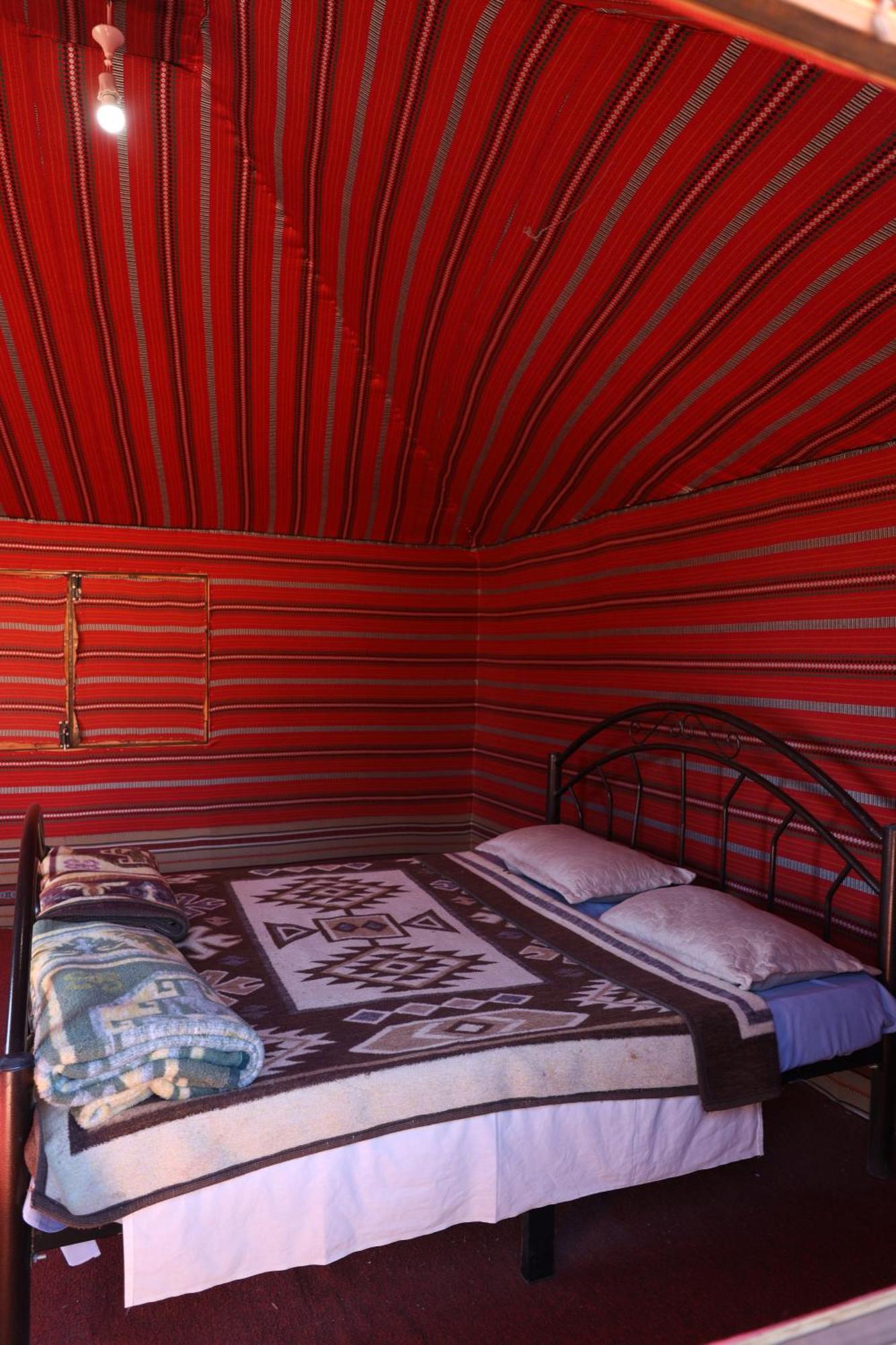 Wadi Rum Fire Camp Bilik gambar