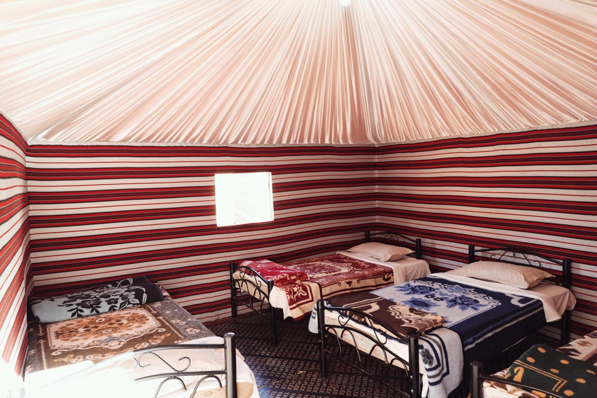 Wadi Rum Fire Camp Bilik gambar